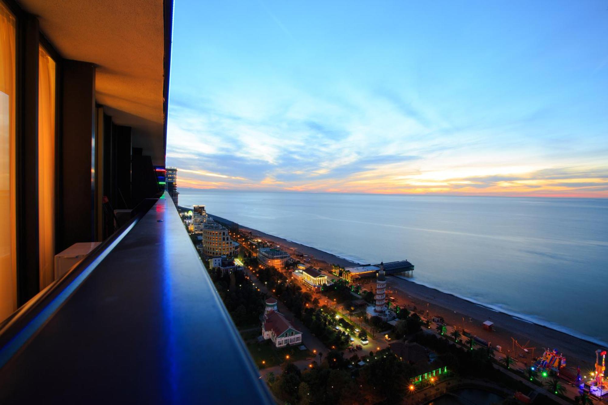 Orbi City Sea View บาทูมิ ภายนอก รูปภาพ